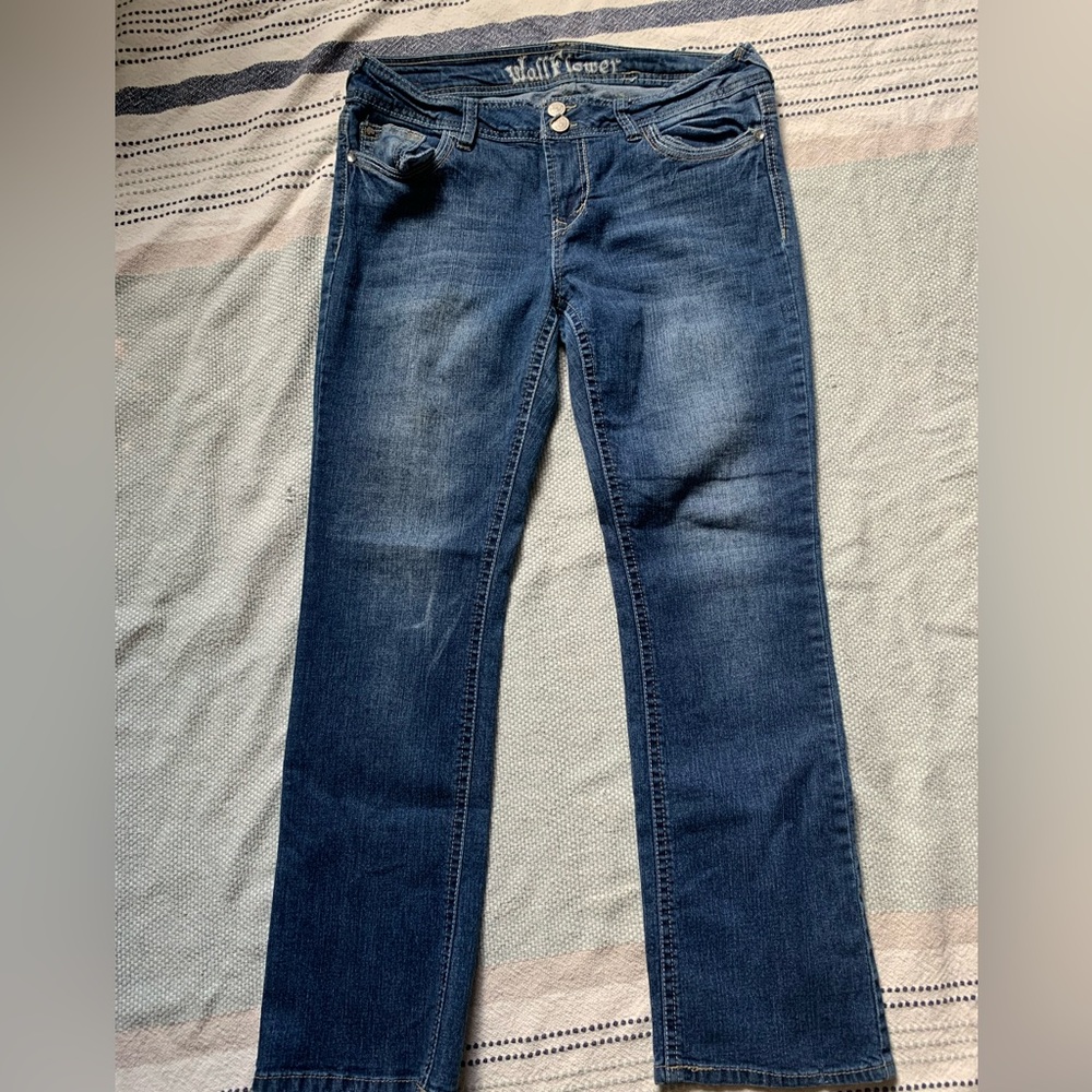 Wallflower Women's Classic Straight Leg Blue Jeans